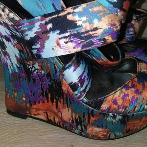 Multi-colored wedges
